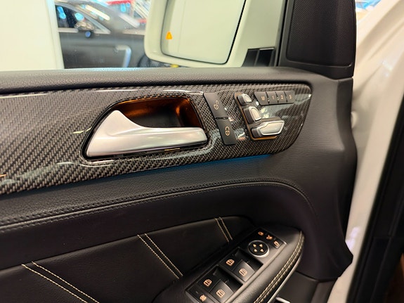 Mercedes-Benz GLS63 19 of 23