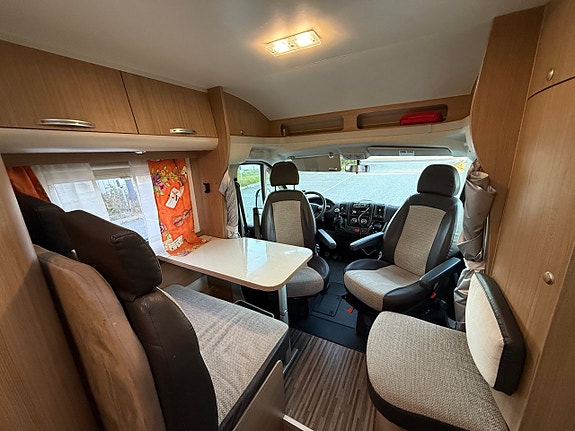 Sun Living Lido S42 SL 2.3 4000 mil – Långbäddar – Solcell – Kamrem bytt 12 of 25