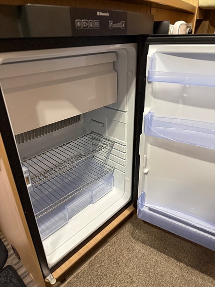 Sun Living Lido S42 SL 2.3 4000 mil – Långbäddar – Solcell – Kamrem bytt 21 of 25