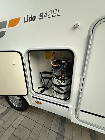 Sun Living Lido S42 SL 2.3 4000 mil – Långbäddar – Solcell – Kamrem bytt 25 of 25