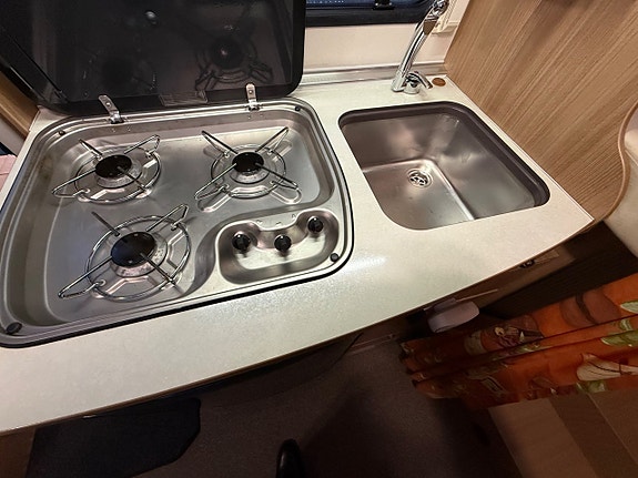 Sun Living Lido S42 SL 2.3 4000 mil – Långbäddar – Solcell – Kamrem bytt 20 of 25