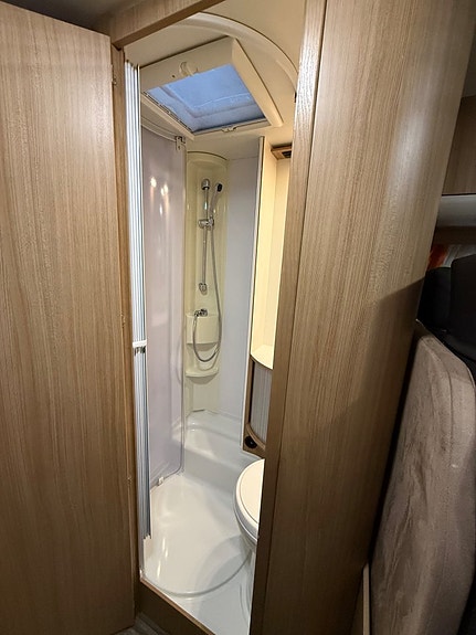 Sun Living Lido S42 SL 2.3 4000 mil – Långbäddar – Solcell – Kamrem bytt 22 of 25