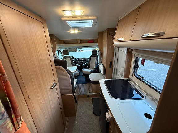 Sun Living Lido S42 SL 2.3 4000 mil – Långbäddar – Solcell – Kamrem bytt 11 of 25