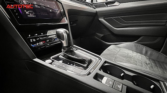 Volkswagen Passat 12 of 24
