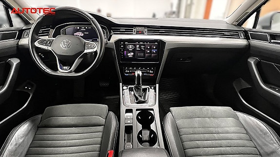 Volkswagen Passat 10 of 24