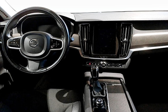 Volvo V90 Cross Country 4 of 9