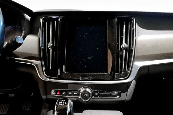Volvo V90 Cross Country 6 of 9