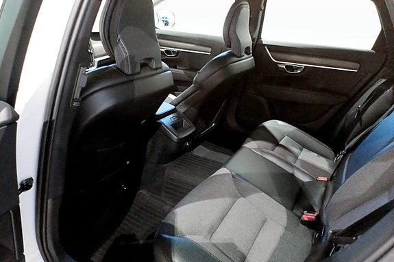 Volvo V90 Cross Country 8 of 9