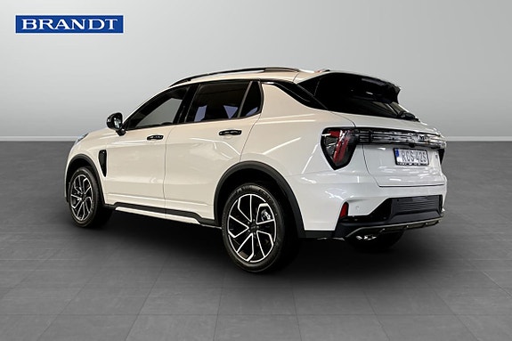Lynk & Co 01 2 of 9