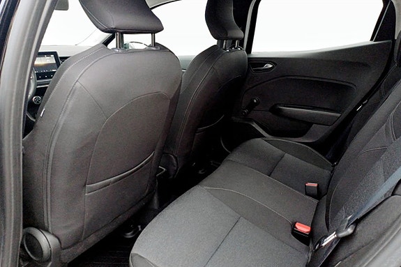 Renault Clio 8 of 9