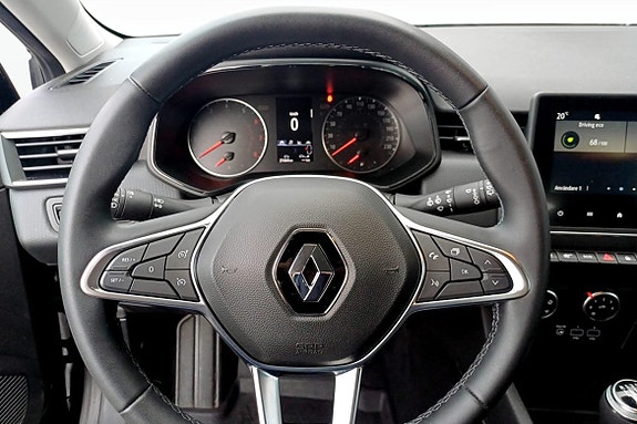 Renault Clio 7 of 9