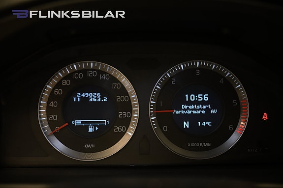 Volvo XC70 18 of 27