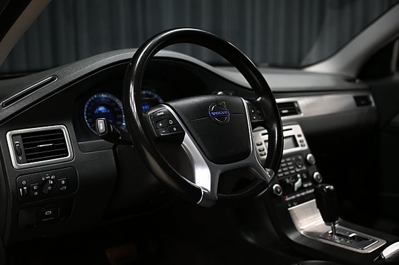 Volvo XC70 12 of 27
