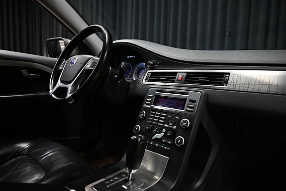 Volvo XC70 26 of 27