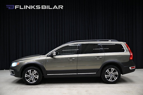 Volvo XC70 2 of 27