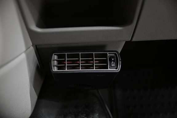 Volkswagen Caravelle 22 of 30