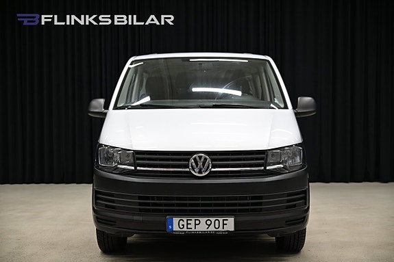 Volkswagen Caravelle 14 of 28