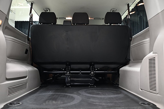 Volkswagen Caravelle 10 of 28
