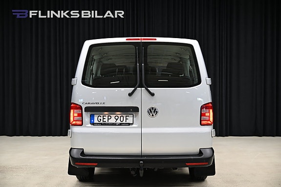 Volkswagen Caravelle 12 of 28