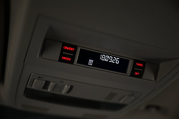Volkswagen Caravelle 17 of 28