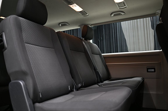 Volkswagen Caravelle 7 of 28