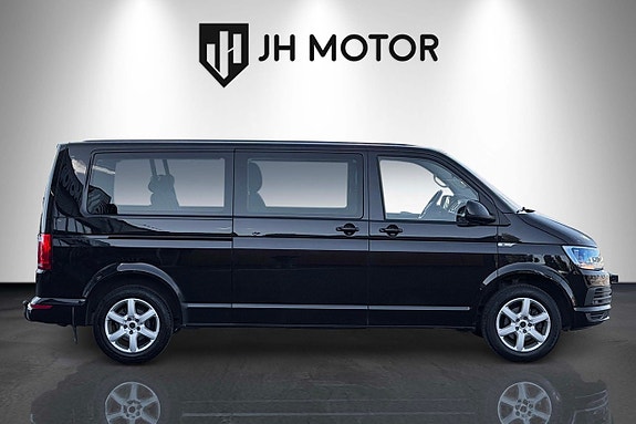 Volkswagen Caravelle 7 of 29