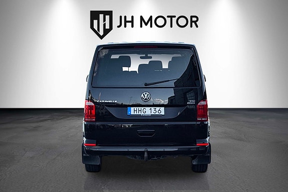 Volkswagen Caravelle 5 of 29