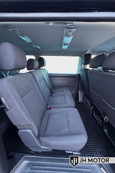 Volkswagen Caravelle 14 of 29