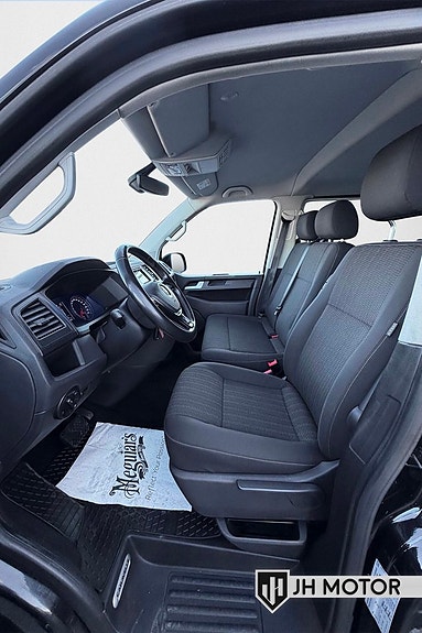 Volkswagen Caravelle 12 of 29