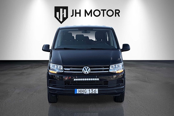 Volkswagen Caravelle 9 of 29