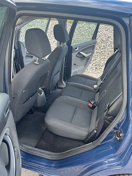Ford C-Max 12 of 27