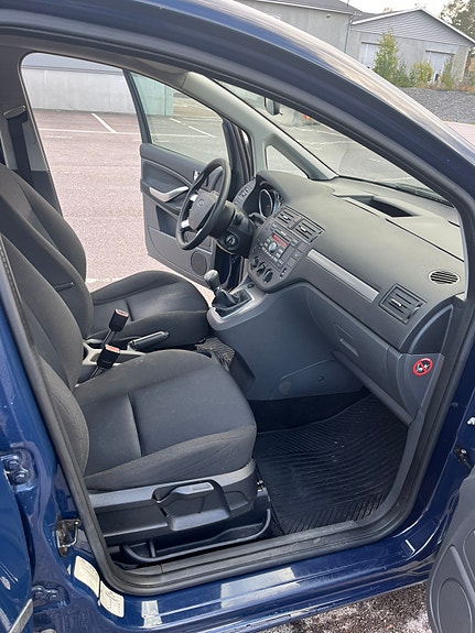 Ford C-Max 14 of 27
