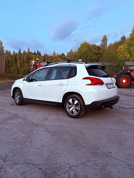 Peugeot 2008 3 of 6