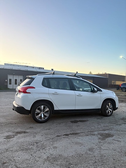Peugeot 2008 4 of 7