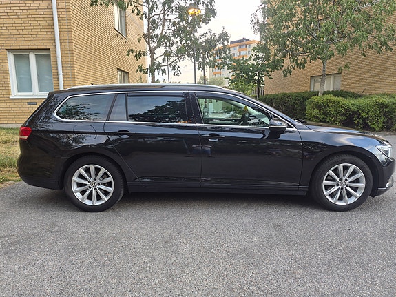 Volkswagen Passat 4 of 10