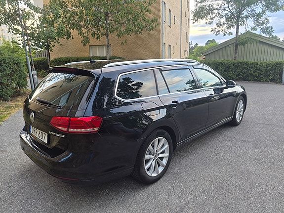 Volkswagen Passat 5 of 10