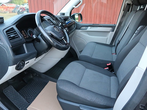 Volkswagen Transporter 8 of 14