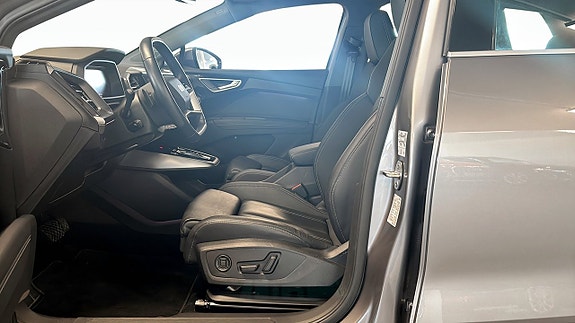 Audi Q4 e-tron 9 of 16