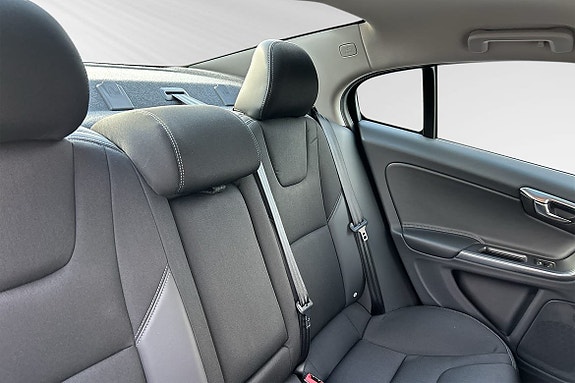 Volvo S60 12 of 12