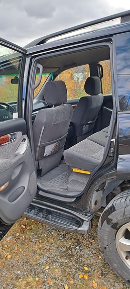 Toyota Land Cruiser 4 of 4