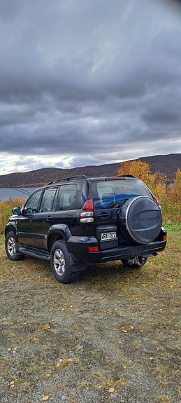 Toyota Land Cruiser 2 of 4