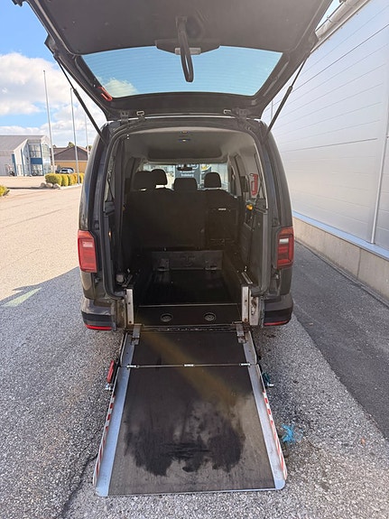 Volkswagen Caddy Maxi 9 of 19