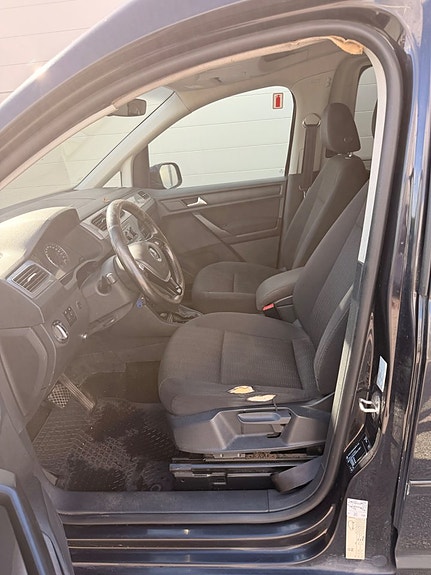 Volkswagen Caddy Maxi 16 of 19