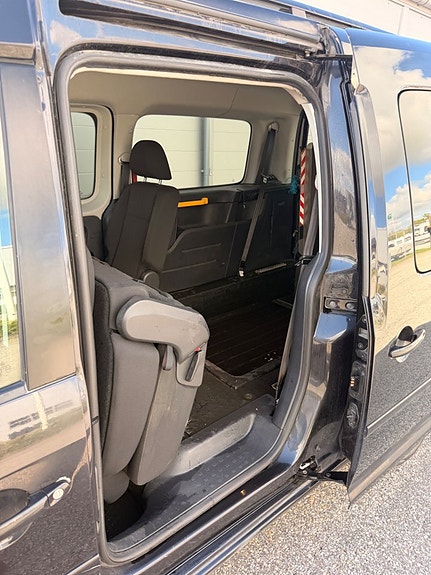 Volkswagen Caddy Maxi 13 of 19