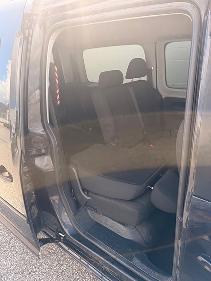 Volkswagen Caddy Maxi 14 of 19
