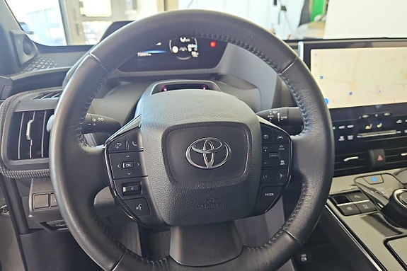 Toyota bZ4X 13 of 19