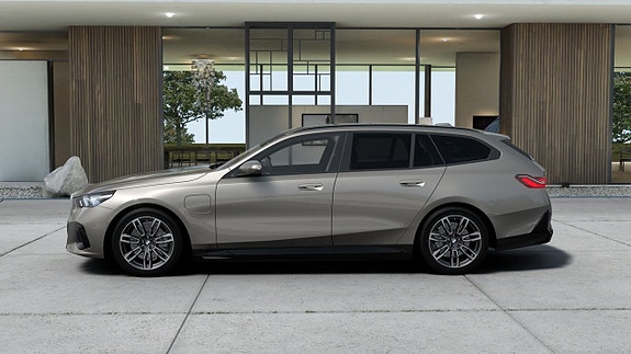 BMW 530e 3 of 14