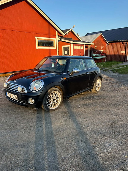 MINI Cooper 3 of 3