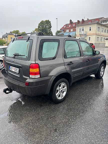 Ford Maverick 4 of 10