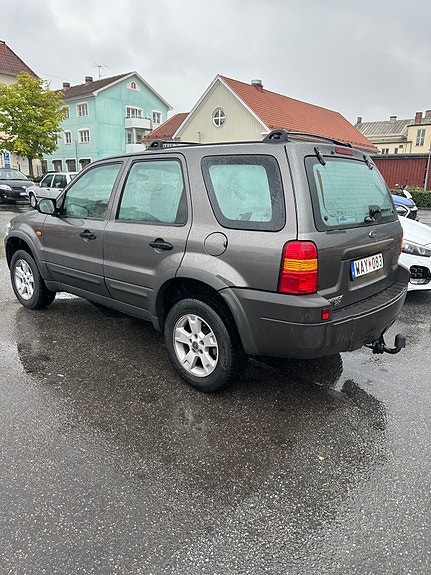 Ford Maverick 3 of 10